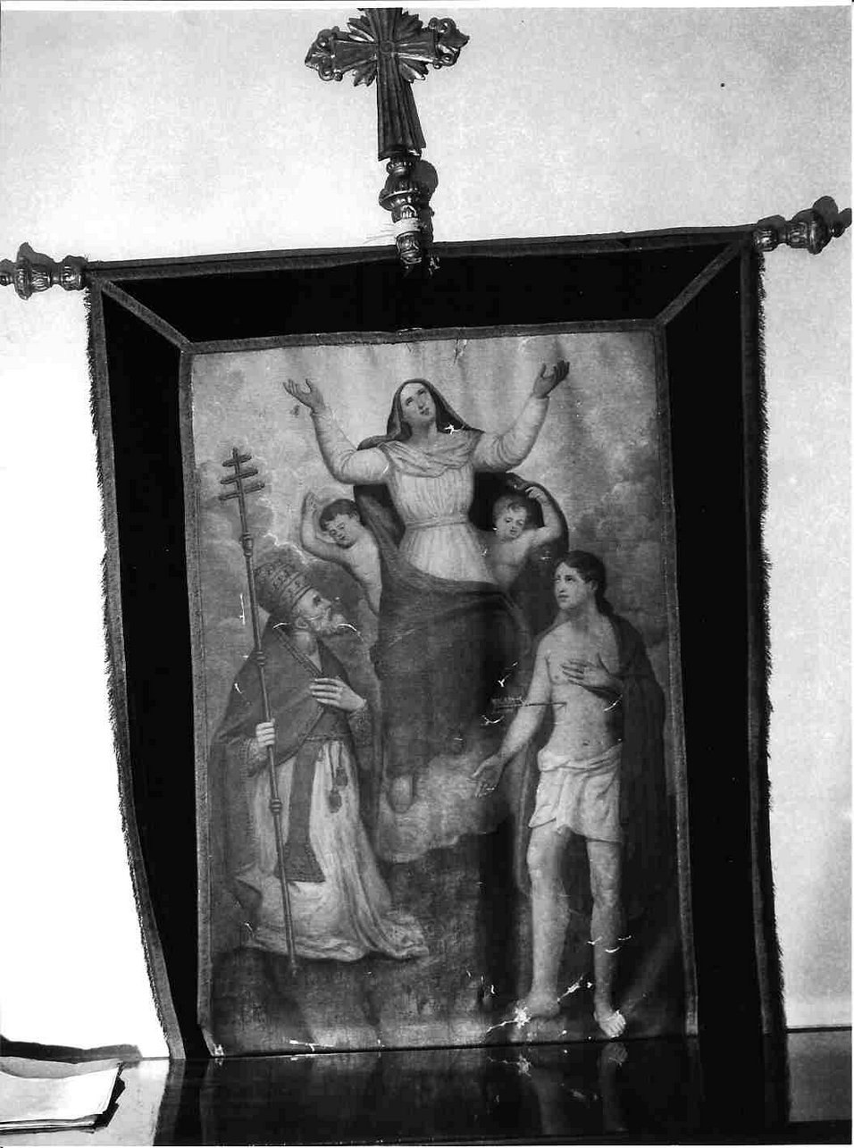 Madonna Assunta e i Santi Fabiano e Sebastiano (stendardo processionale, opera isolata) di Vivaldi Pietro (sec. XIX)