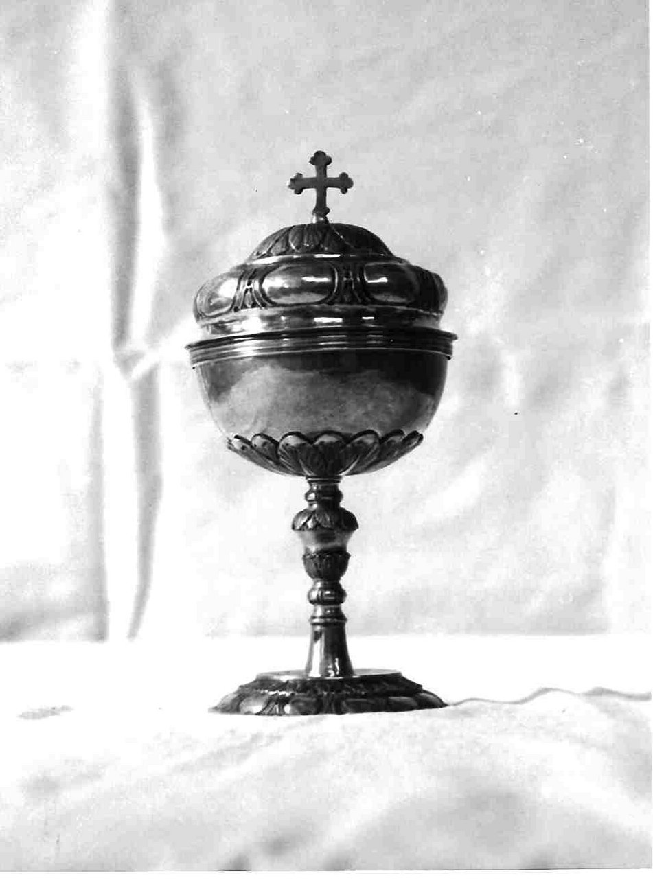 pisside, opera isolata - bottega italiana (sec. XVIII)