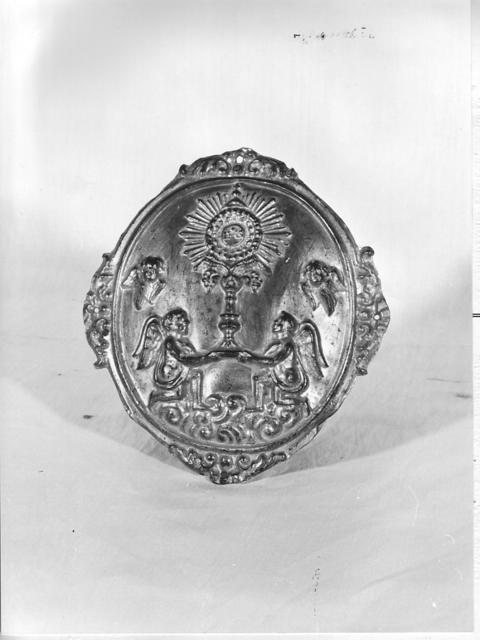 simbolo eucaristico/ motivi decorativi vegetali (placca, opera isolata) - bottega ligure (sec. XIX)