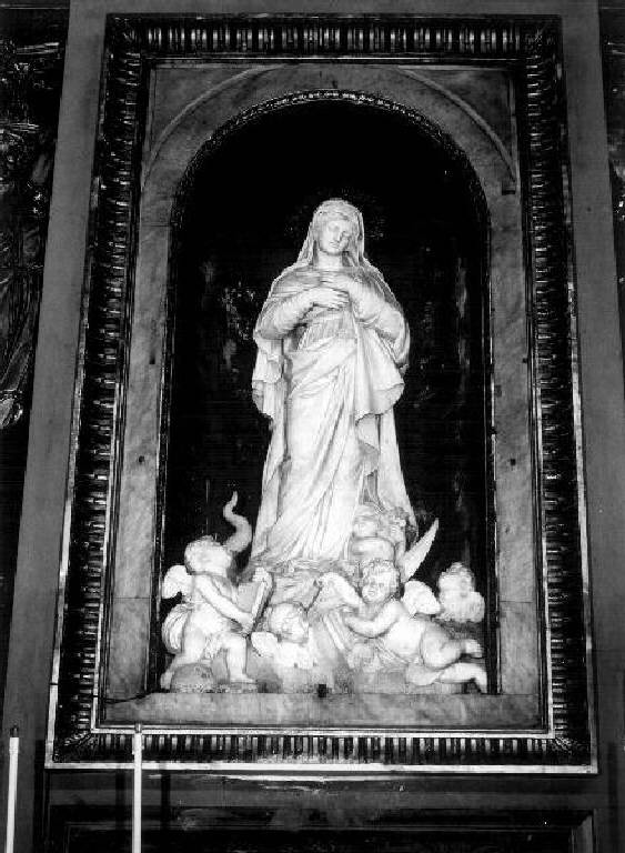 Madonna Immacolata con angioletti e cherubini (gruppo scultoreo, elemento d'insieme) di Peschiera Ignazio (secondo quarto sec. XIX)