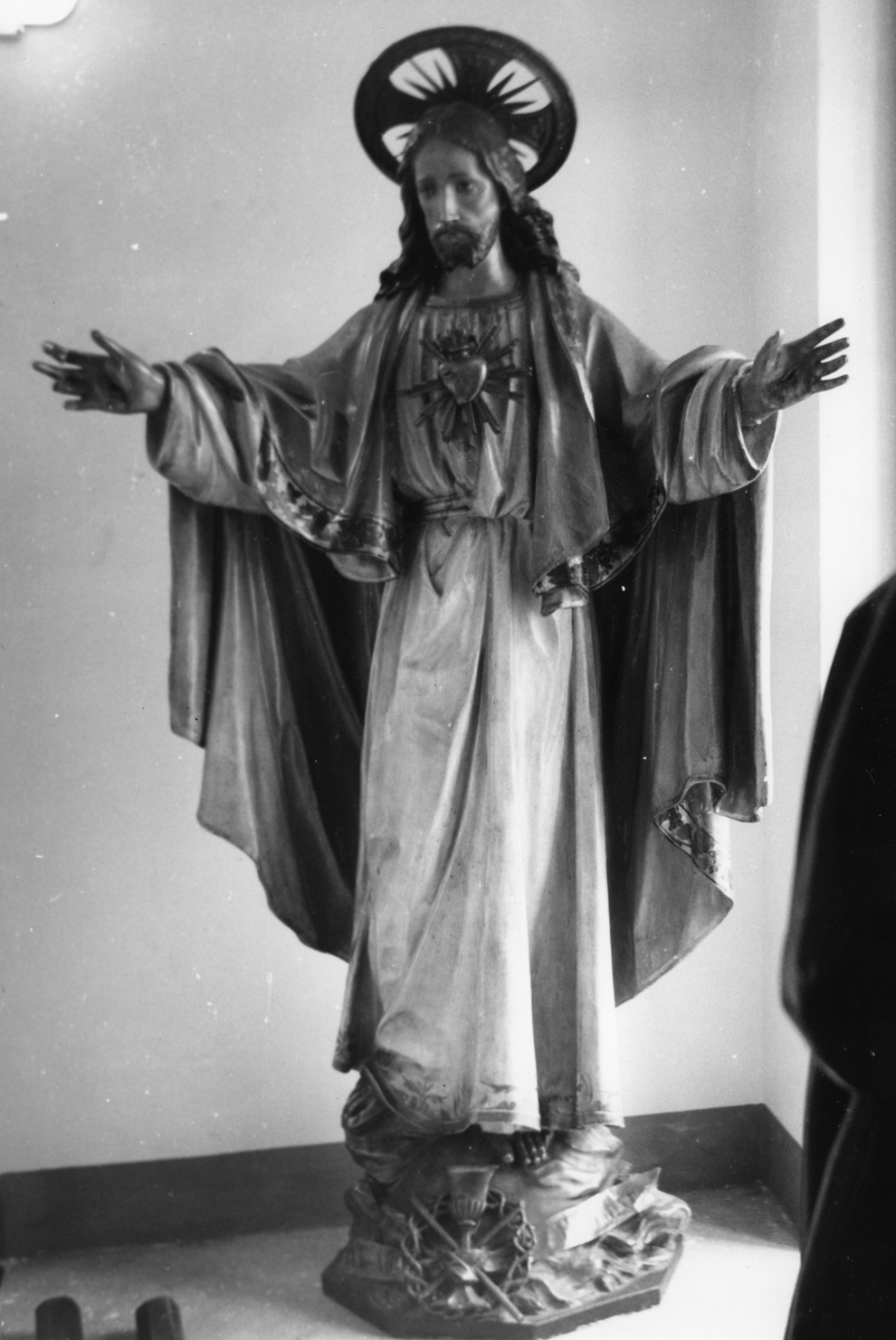 SACRO CUORE DI GESU', Cristo (statua, opera isolata) di Moretti Pietro (ultimo quarto sec. XIX)