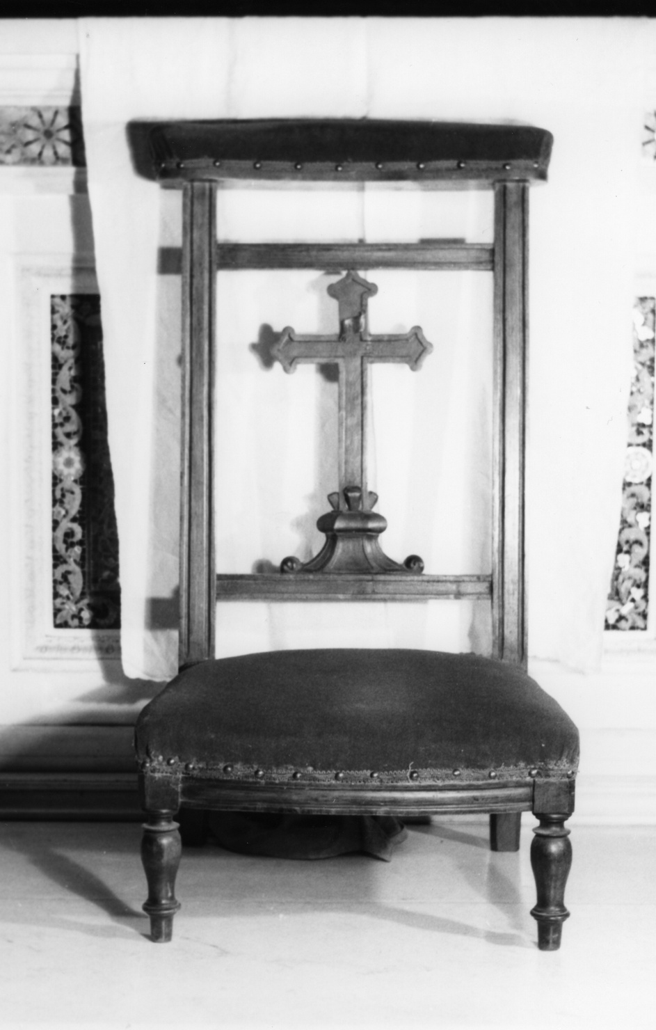 inginocchiatoio, opera isolata - bottega italiana (seconda metà sec. XIX)