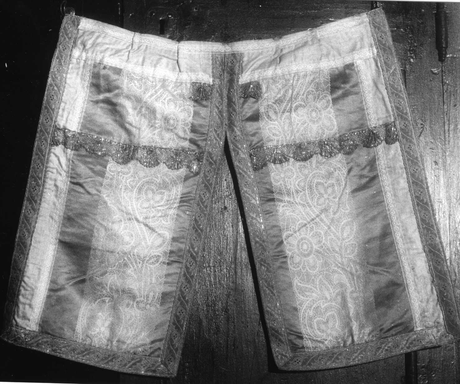 conopeo di tabernacolo, opera isolata - manifattura ligure (prima metà sec. XVIII)