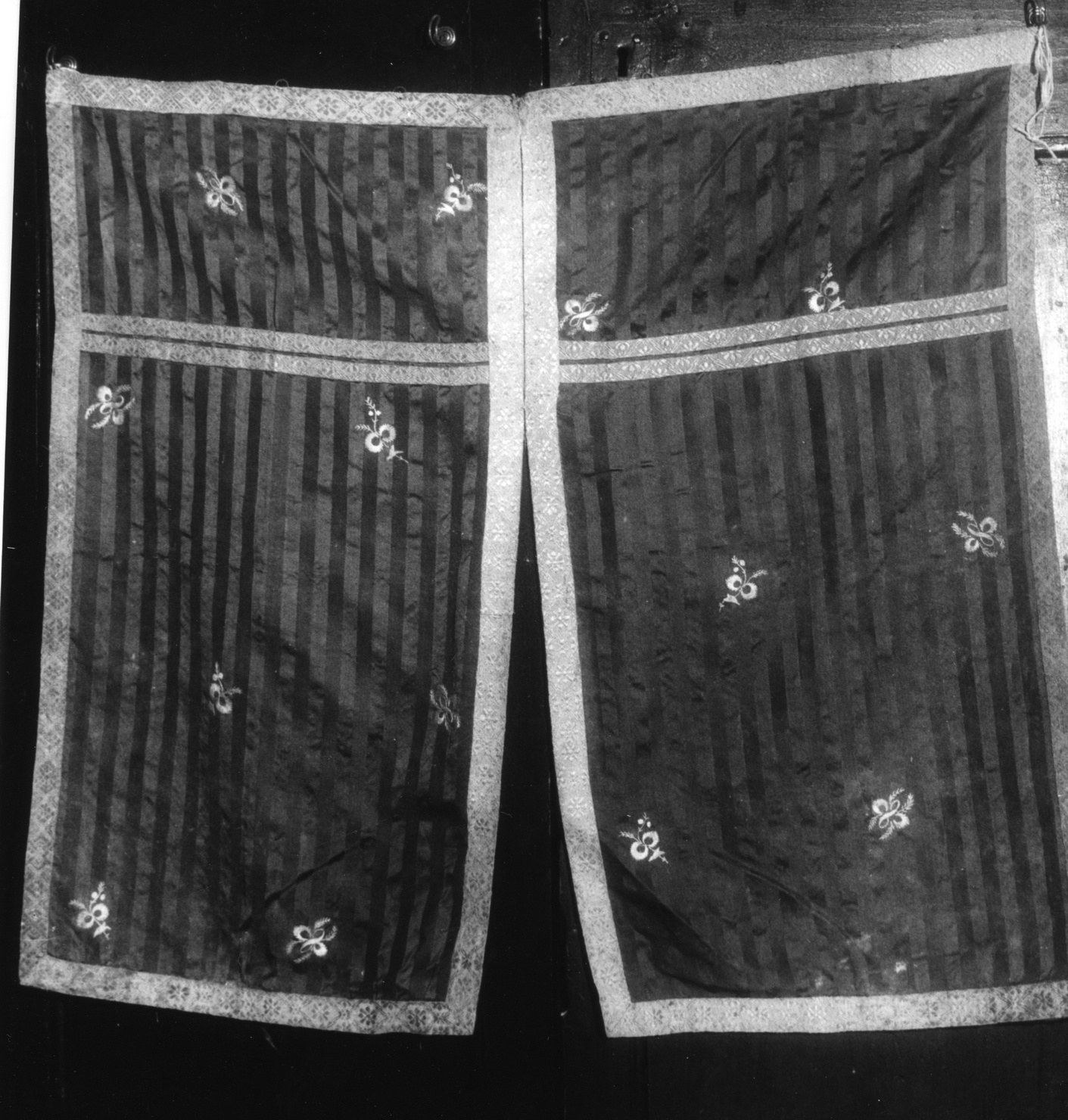 conopeo di tabernacolo, opera isolata - manifattura ligure (ultimo quarto sec. XVIII)