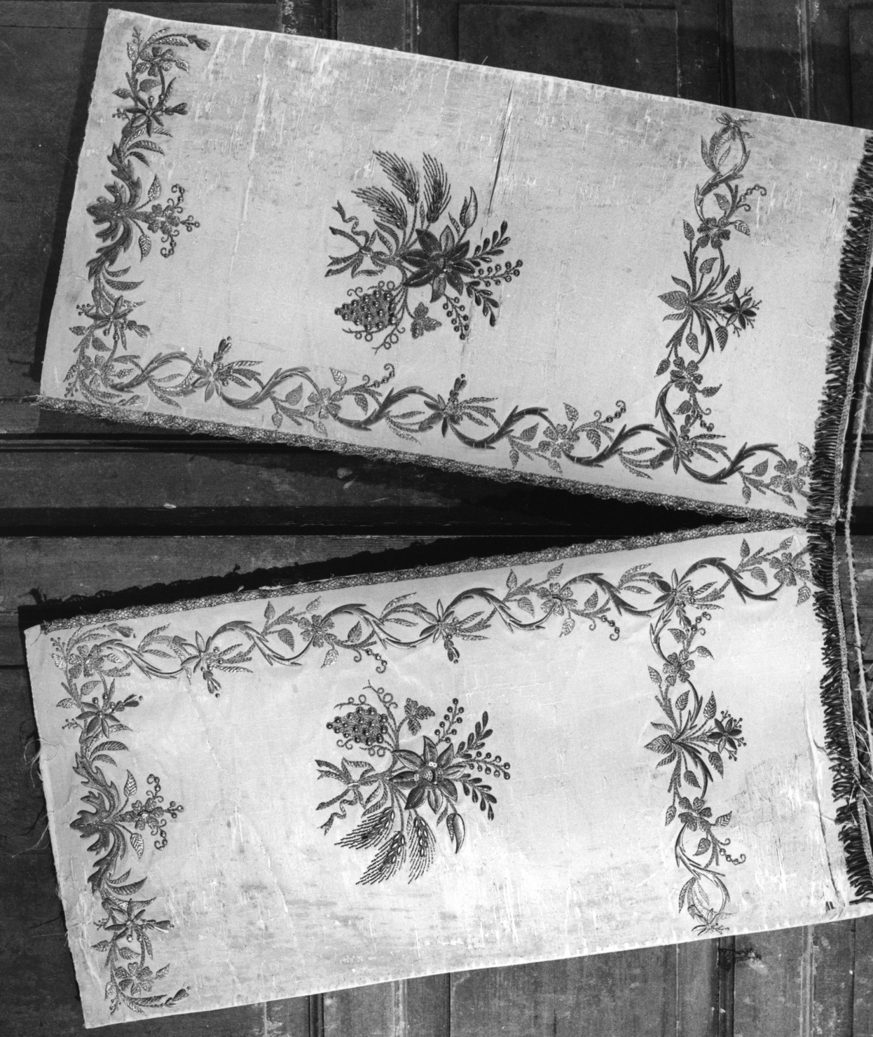 conopeo di tabernacolo, opera isolata - manifattura ligure (seconda metà sec. XIX)