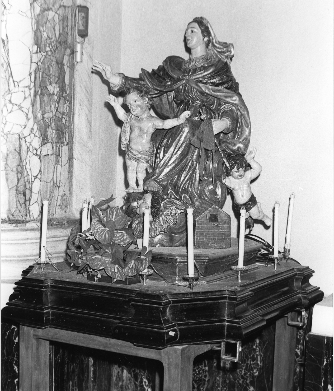 Madonna con angeli (macchina processionale, opera isolata) - bottega altoatesina (secc. XIX/ XX)