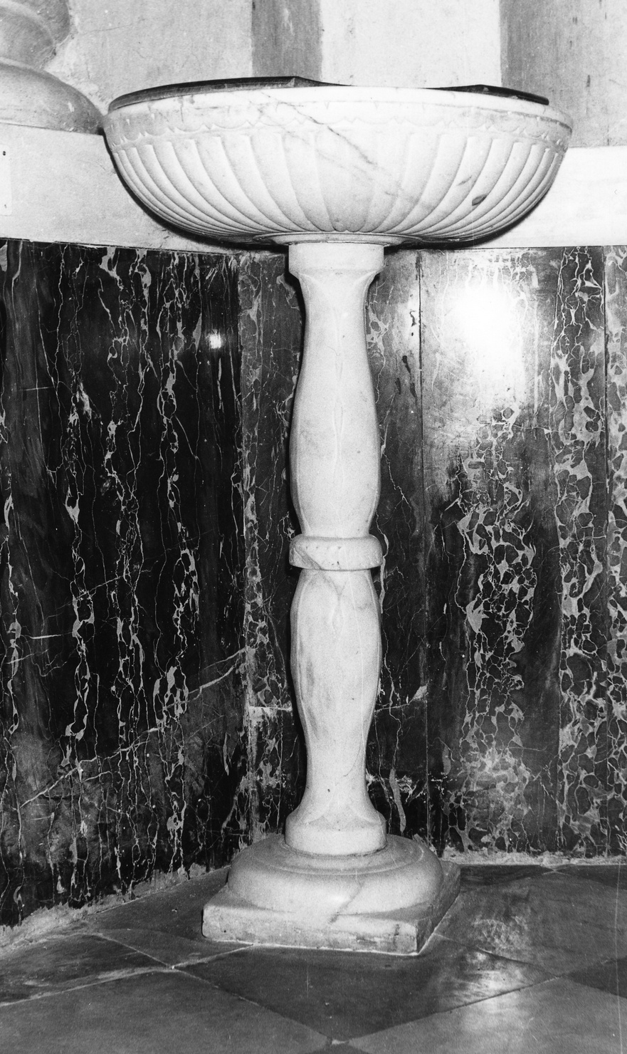 acquasantiera - a fusto, opera isolata - bottega ligure (prima metà sec. XIX)