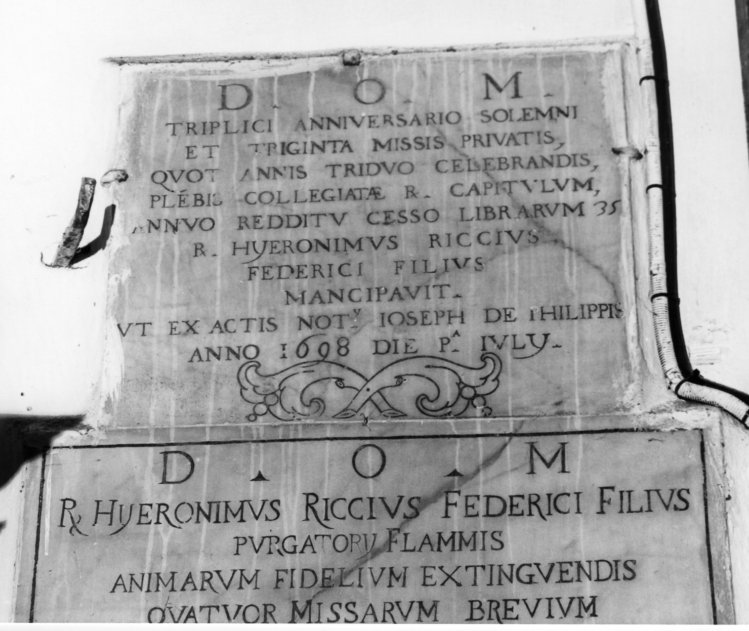 lapide commemorativa, opera isolata - bottega italiana (?) (ultimo quarto sec. XVII)