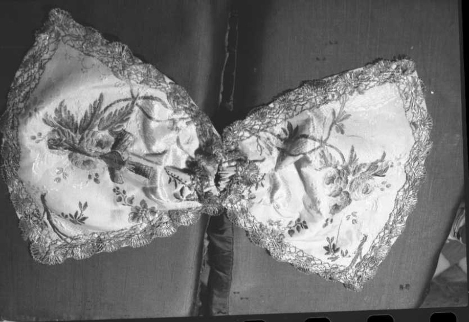 conopeo di pisside, opera isolata - ambito ligure (sec. XIX)