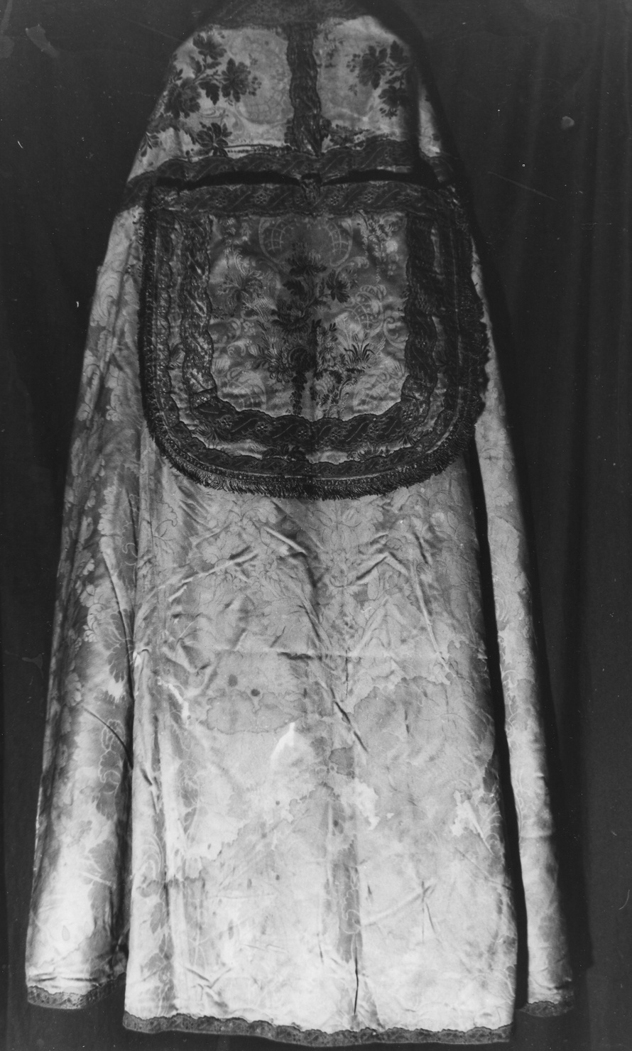 piviale, opera isolata - manifattura ligure (sec. XIX)