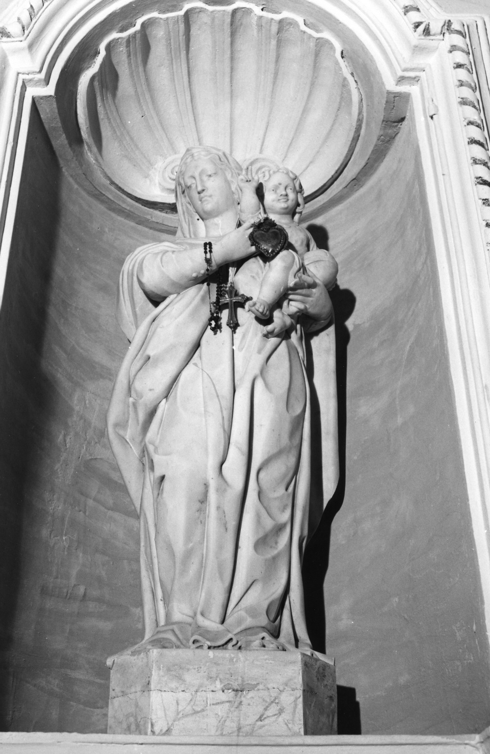 Madonna con Bambino (statua, opera isolata) - ambito ligure (metà sec. XVII)