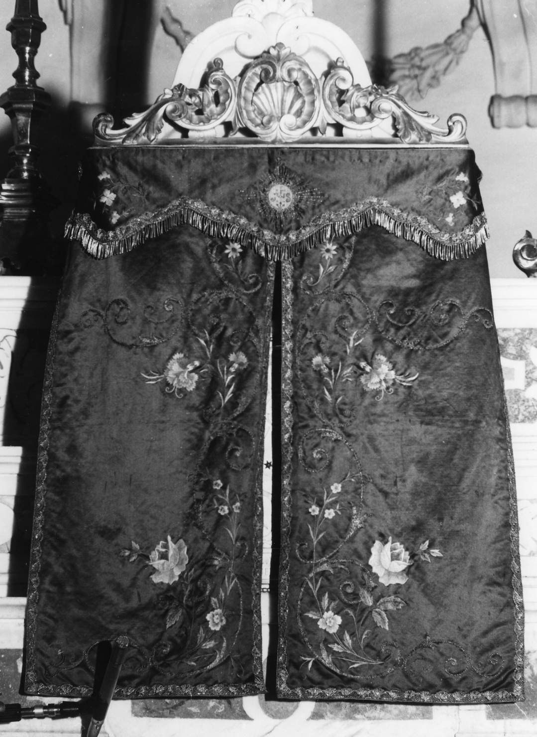 conopeo di tabernacolo, opera isolata - manifattura ligure (prima metà sec. XX)