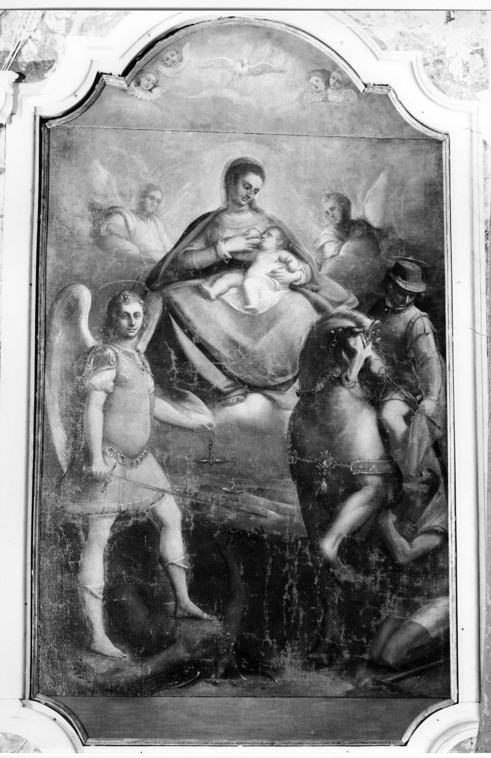 Madonna con Bambino tra San Michele arcangelo e San Martino (dipinto, opera isolata) di Cambiaso Luca detto Luchetto (bottega) (seconda metà sec. XVI)