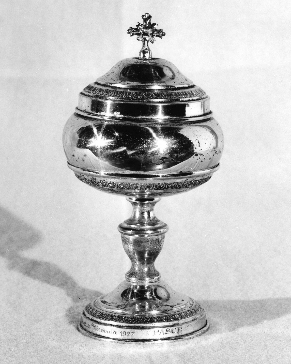 pisside, opera isolata - bottega ligure (sec. XX)