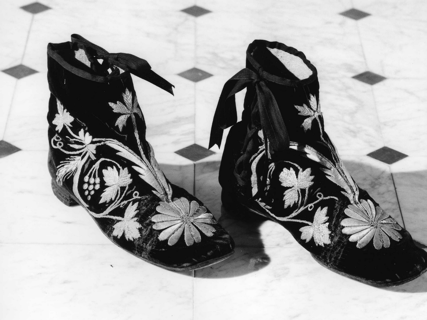 scarpe, serie - manifattura genovese (seconda metà sec. XIX)