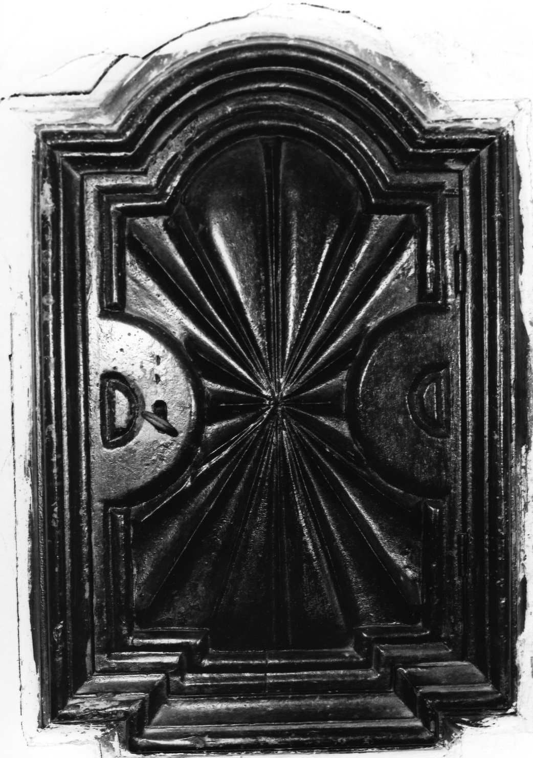 anta di armadietto per oli santi, opera isolata - bottega ligure (sec. XVIII)