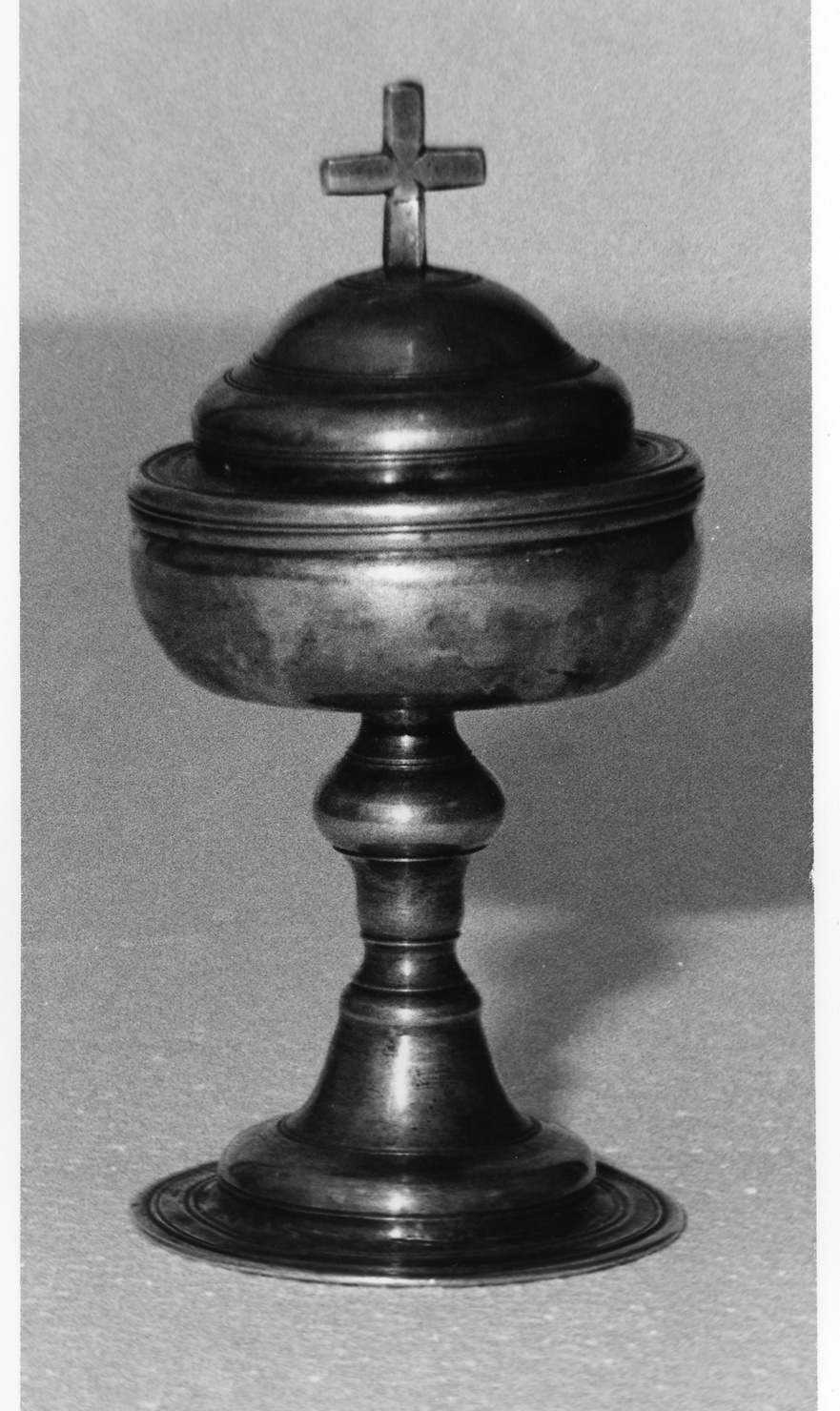 pisside da viatico, opera isolata - bottega genovese (sec. XVIII)