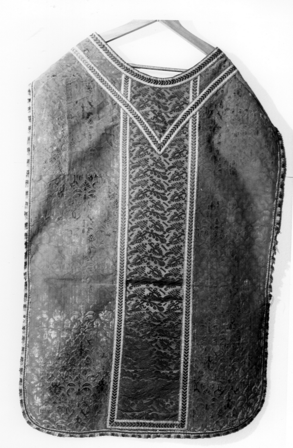 pianeta, elemento d'insieme - manifattura genovese (primo quarto sec. XVII)