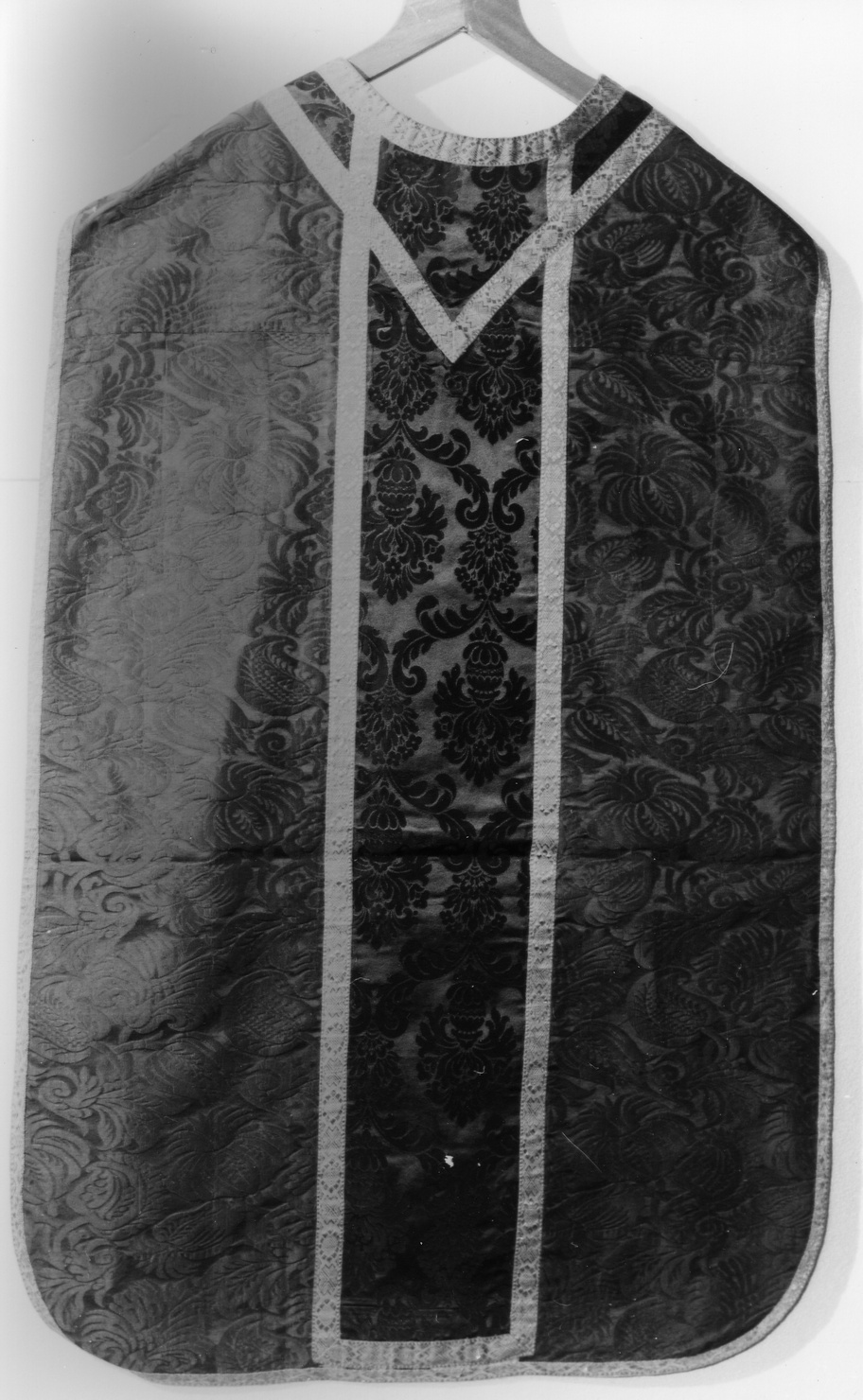 pianeta, coppia - manifattura genovese (secondo quarto sec. XVII)