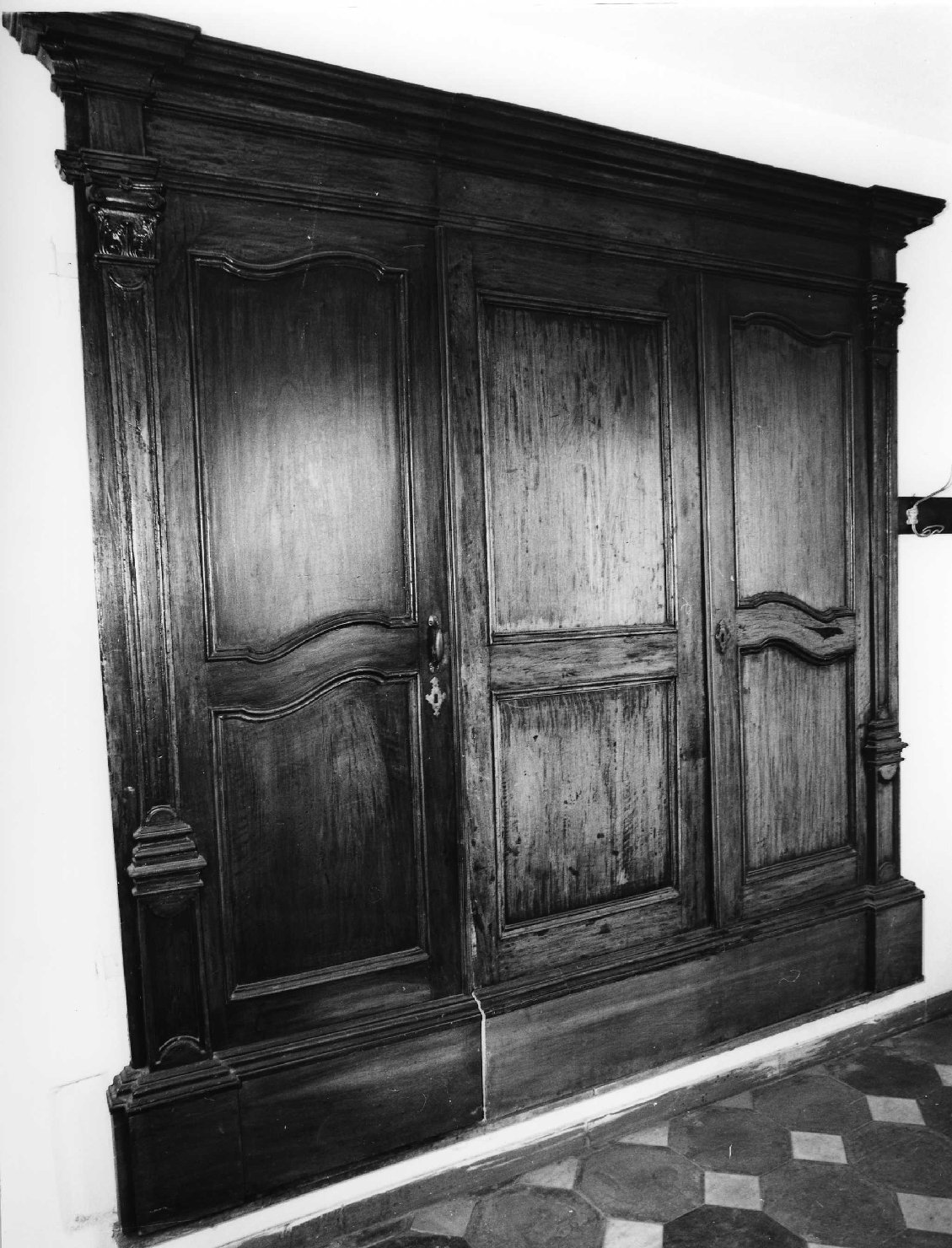 armadio, opera isolata - ambito ligure (seconda metà sec. XVIII)