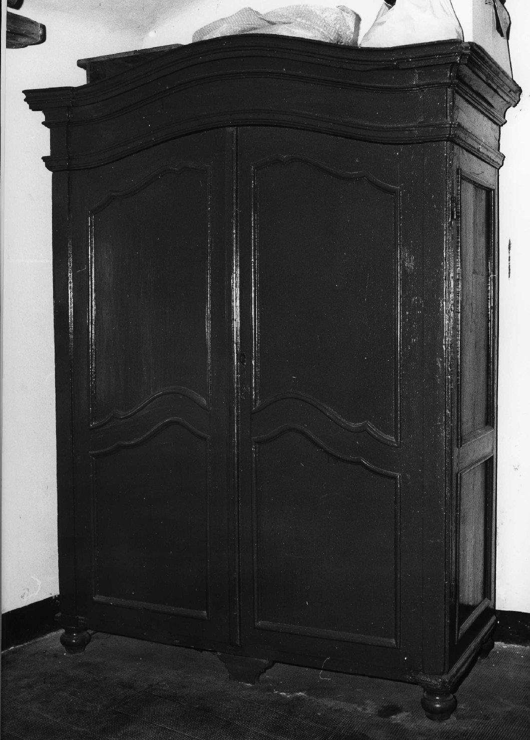 armadio, opera isolata - ambito ligure (sec. XVIII)