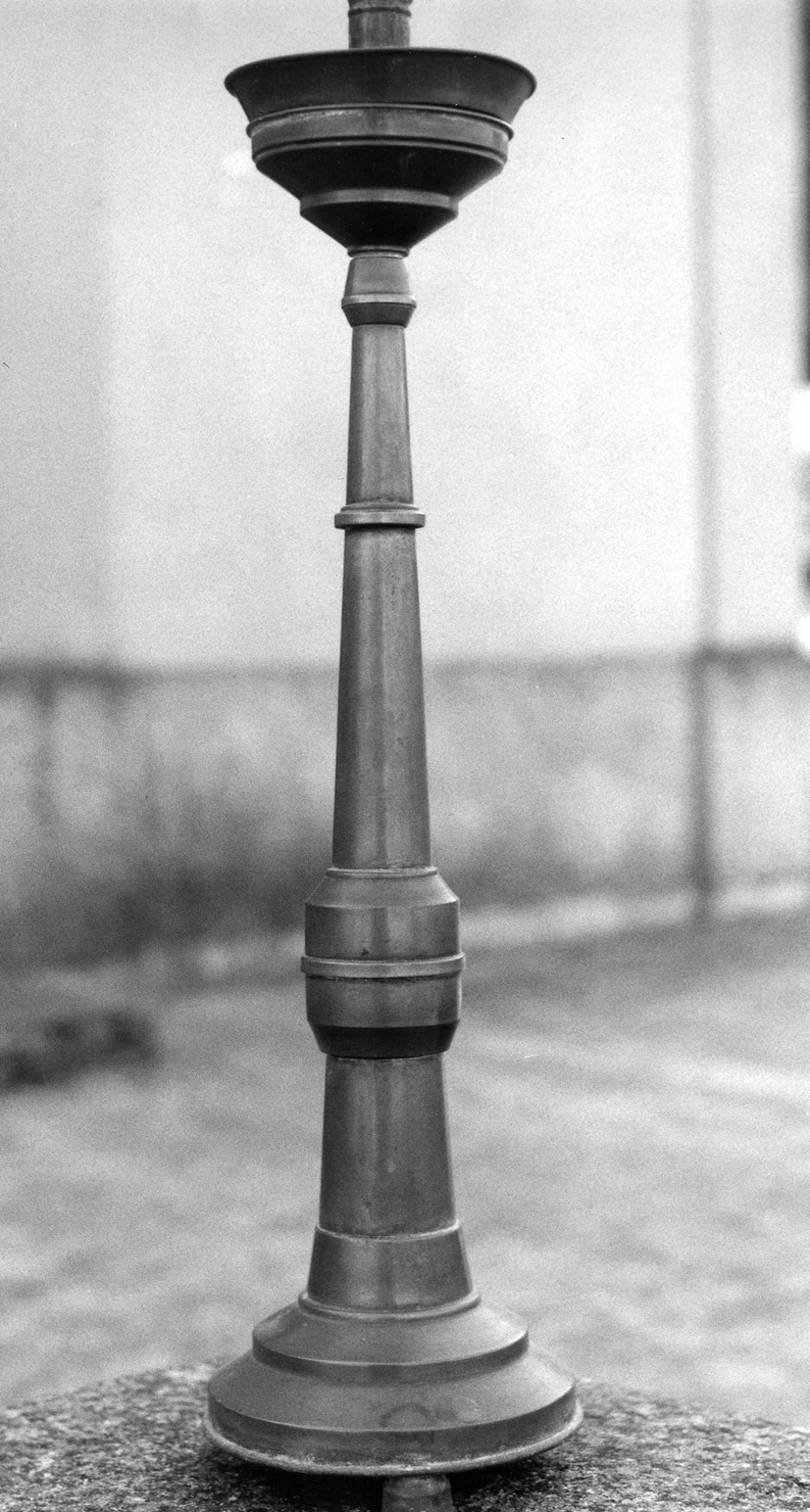 candeliere, serie - bottega ligure (primo quarto sec. XX)