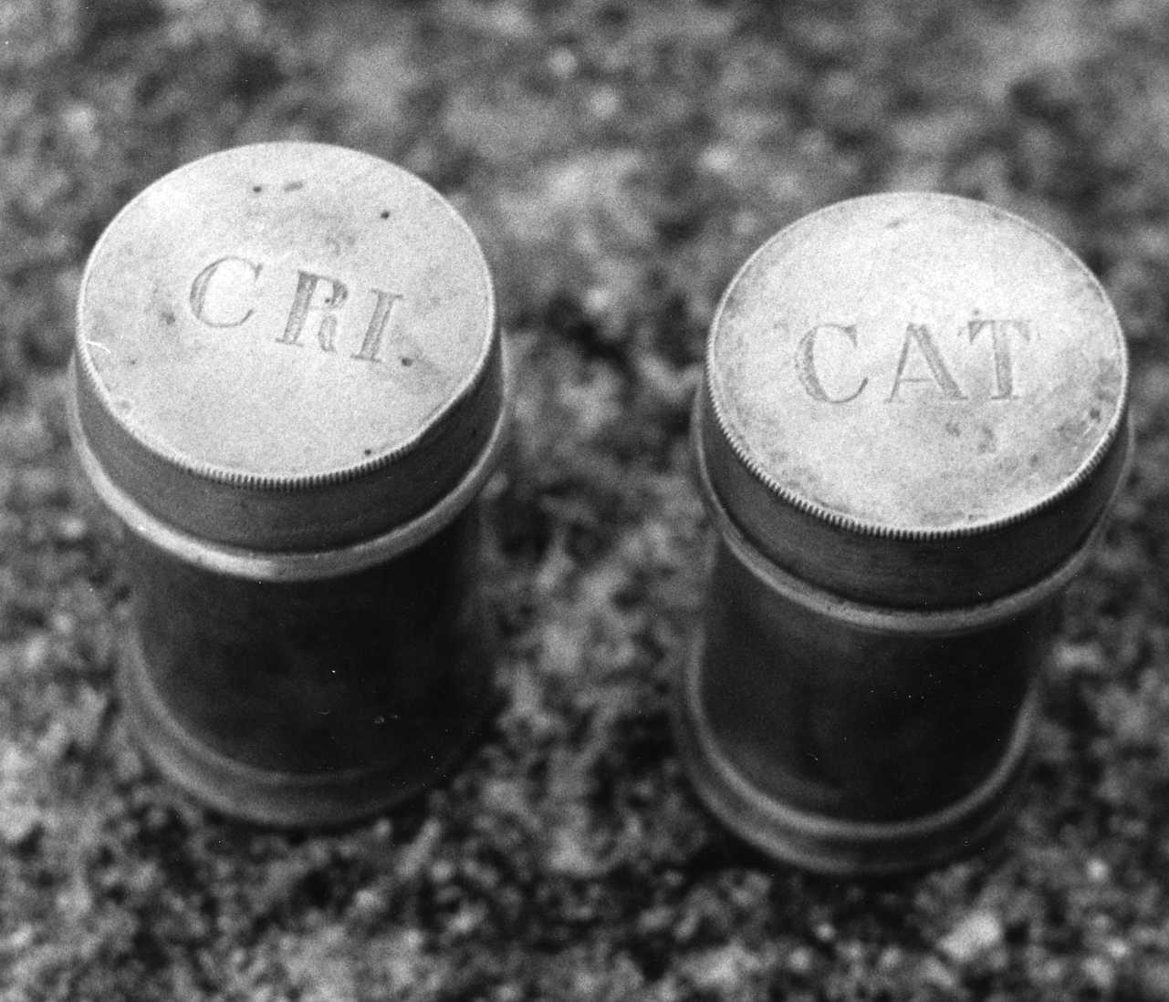 vasetti per oli santi, insieme - bottega ligure (ultimo quarto sec. XIX)