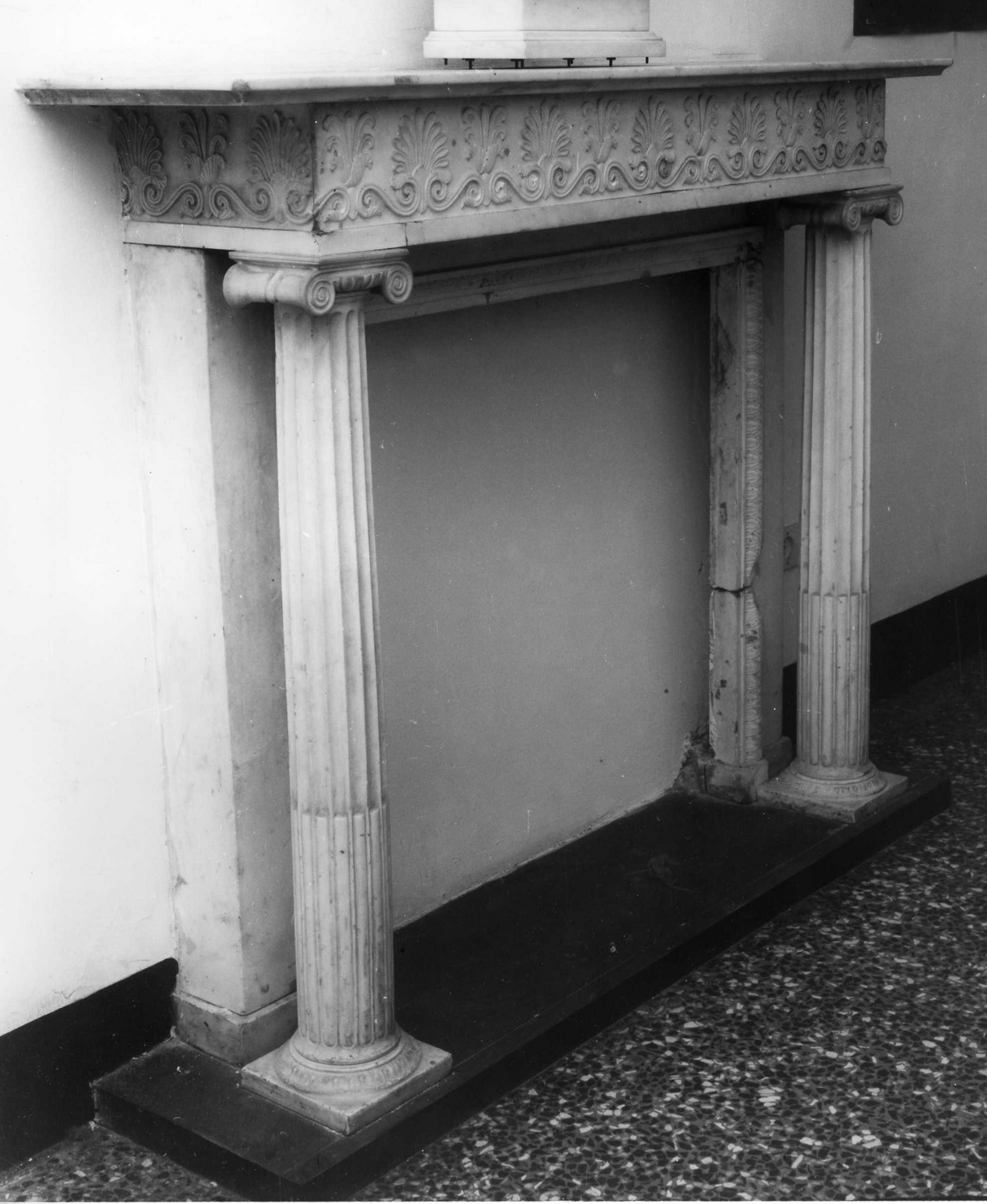 mostra di camino, opera isolata - bottega ligure (prima metà sec. XIX)