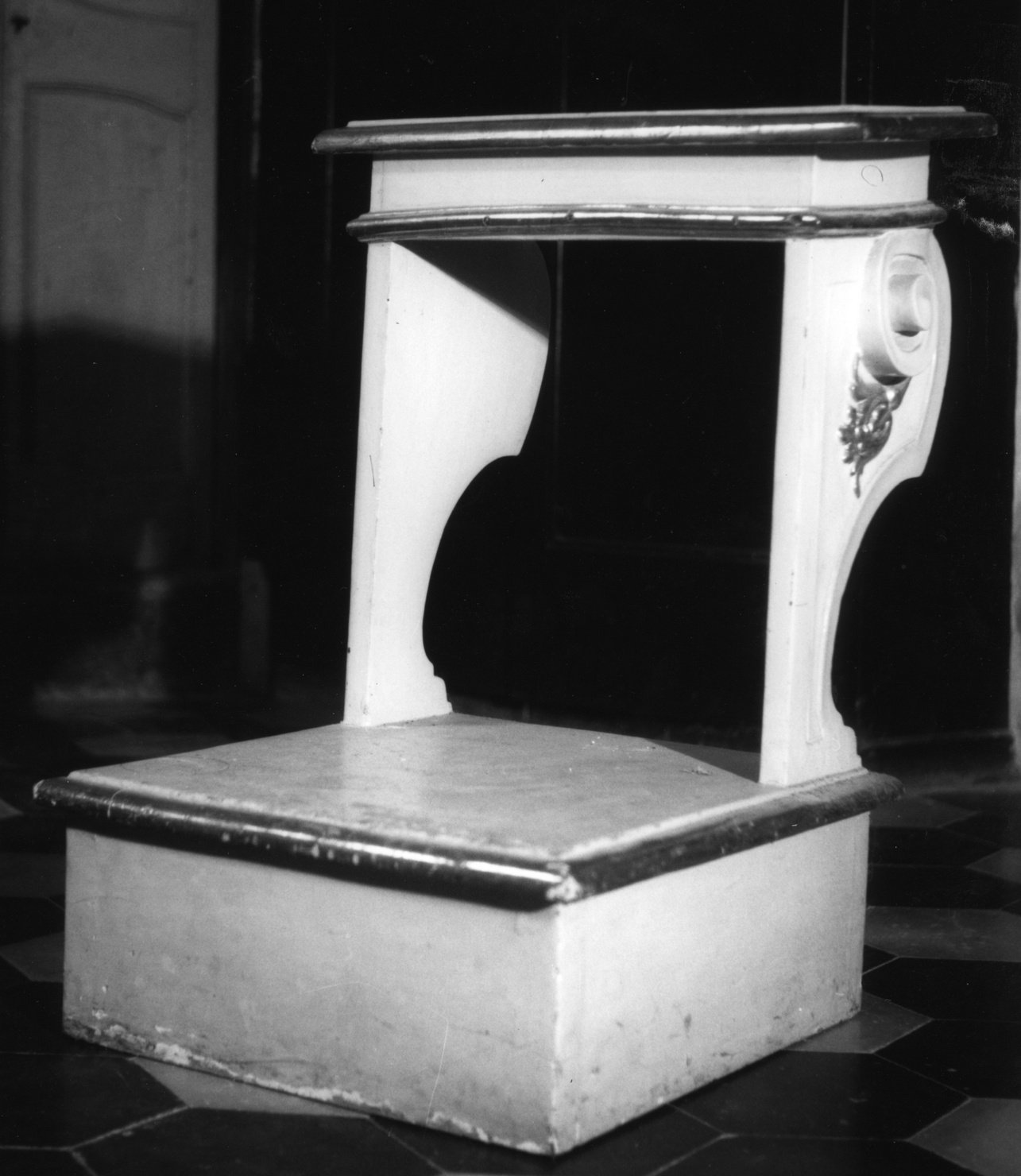 inginocchiatoio, opera isolata - manifattura ligure (prima metà sec. XIX)