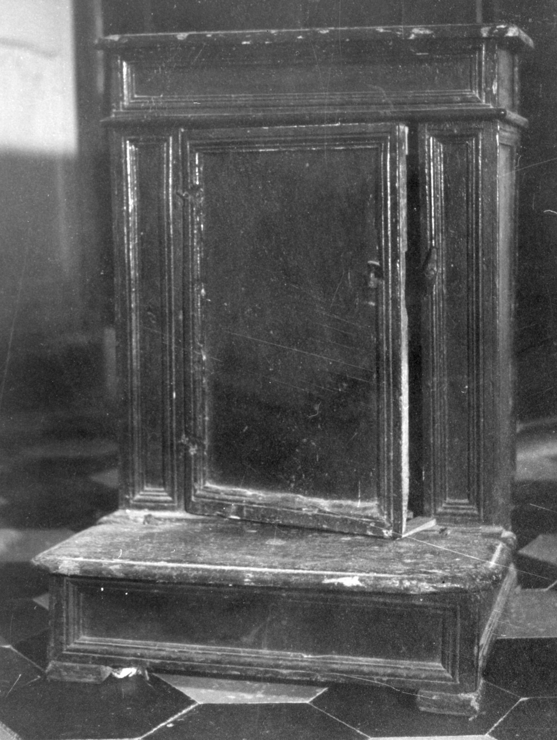 inginocchiatoio - a stipetto, opera isolata - manifattura ligure (fine/inizio secc. XVIII/ XIX)