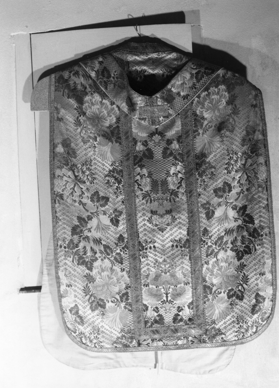 paramento liturgico, insieme - manifattura lionese (sec. XVIII)