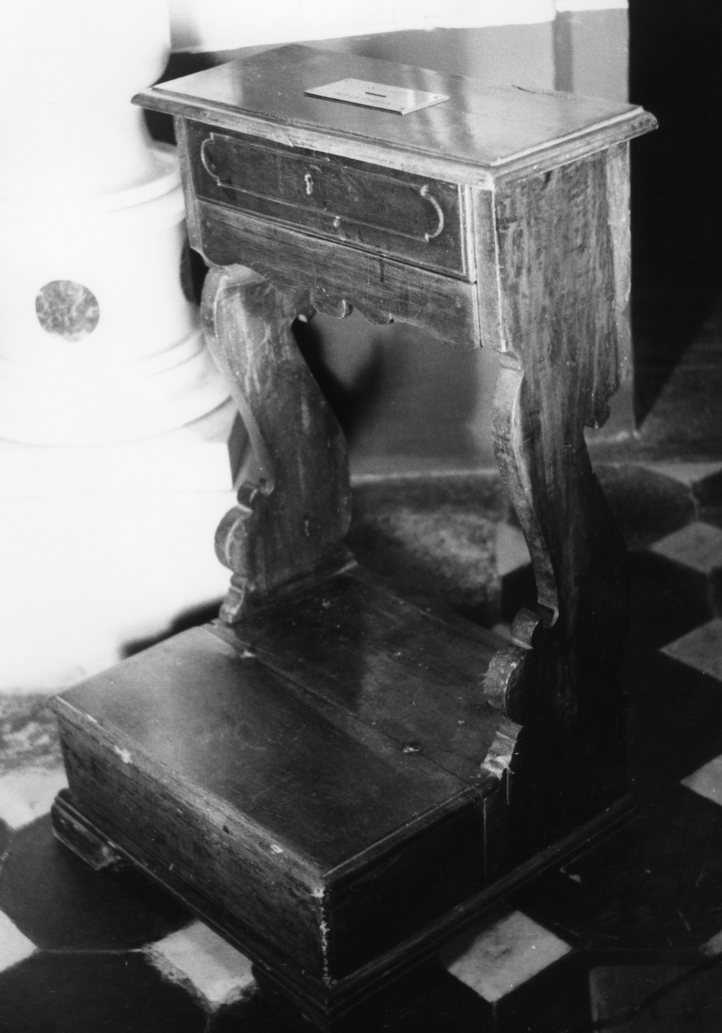 inginocchiatoio, opera isolata - bottega ligure (?) (sec. XVIII)