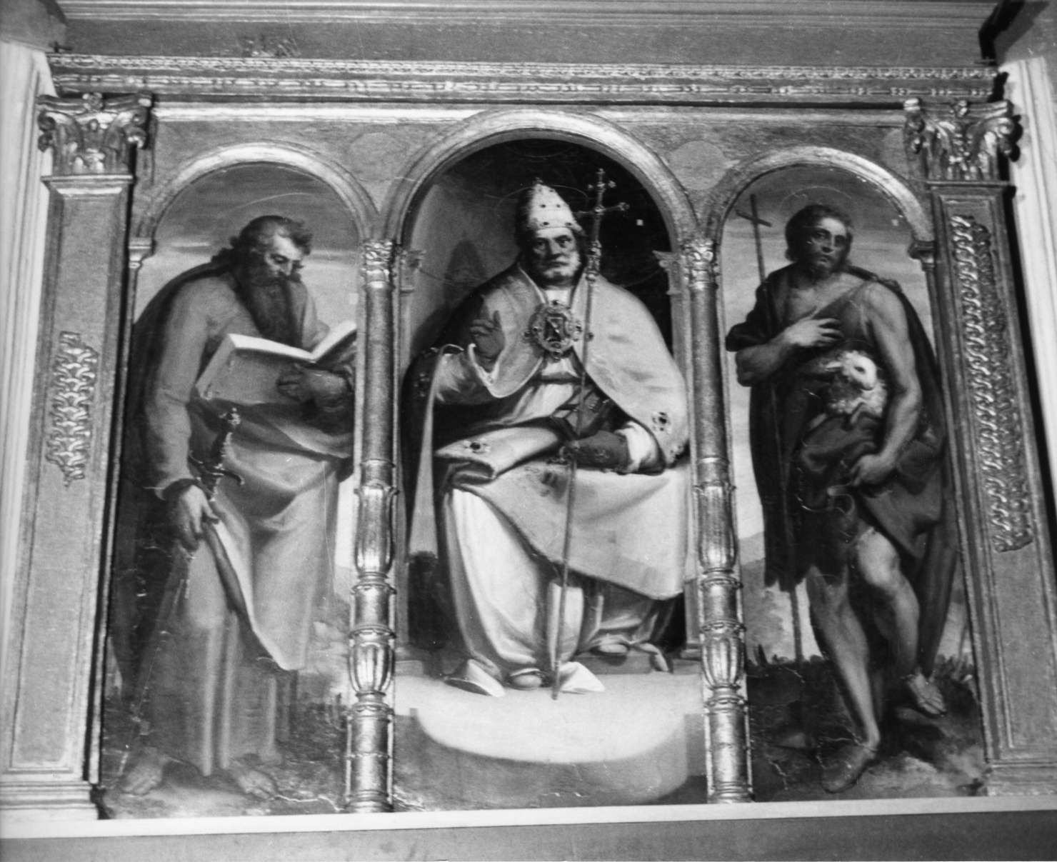 San Pietro in trono tra San Paolo e San Giovanni Battista (trittico, opera isolata) di Cambiaso Luca detto Luchetto (sec. XVI)