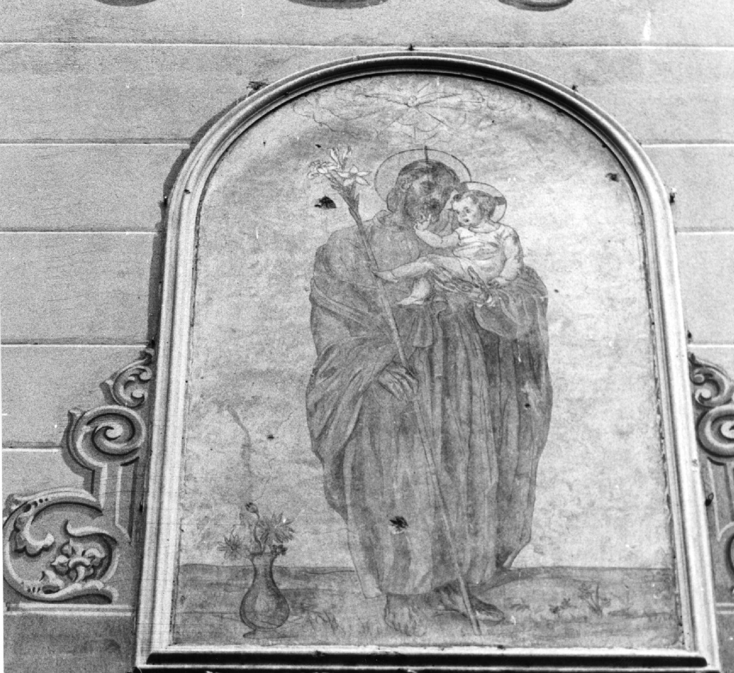 San Giuseppe con Gesù Bambino (dipinto murale) di Carpi Aldo (prima metà sec. XX)