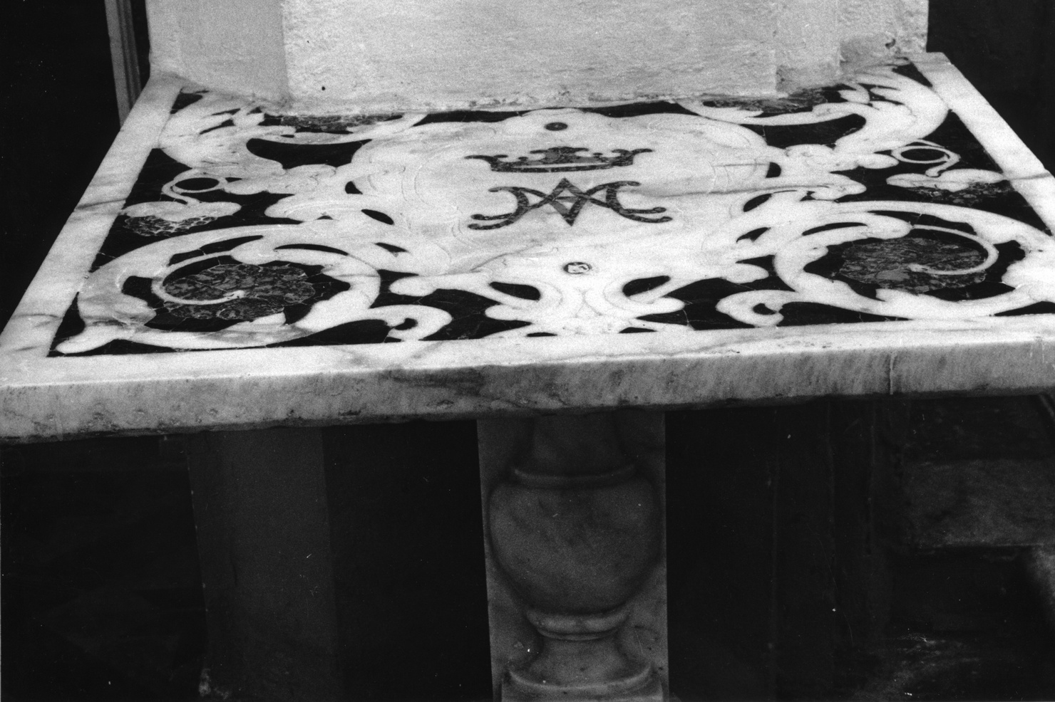 tavolino, opera isolata - ambito ligure (sec. XVII)