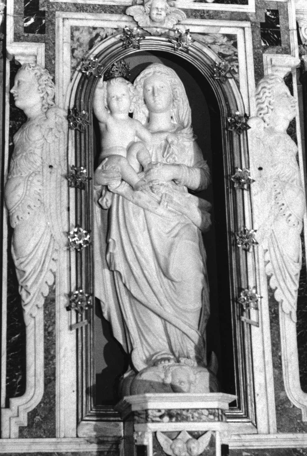MADONNA IMMACOLATA, Madonna con Bambino (statua, opera isolata) di Mirano Leonardo (attribuito) (sec. XVII)