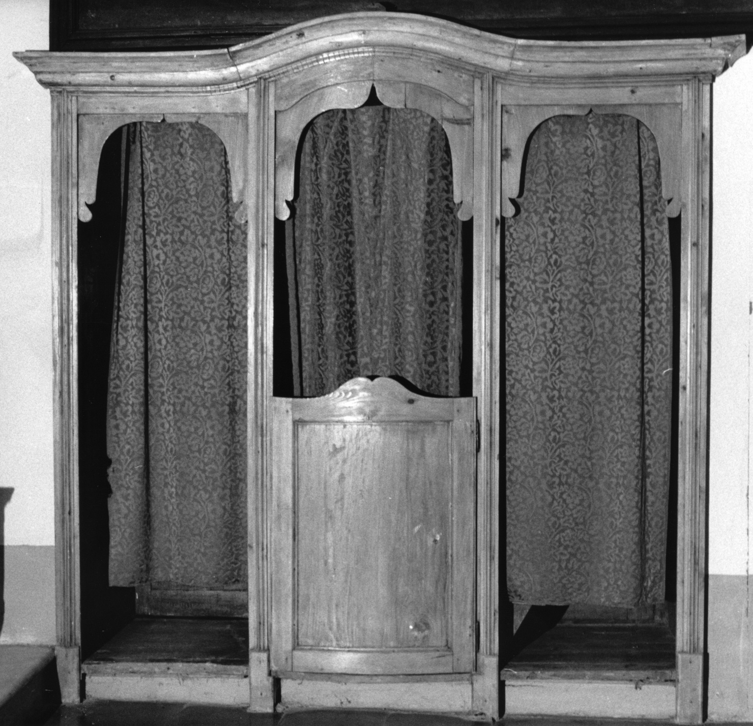 confessionale, serie - bottega ligure (sec. XIX)
