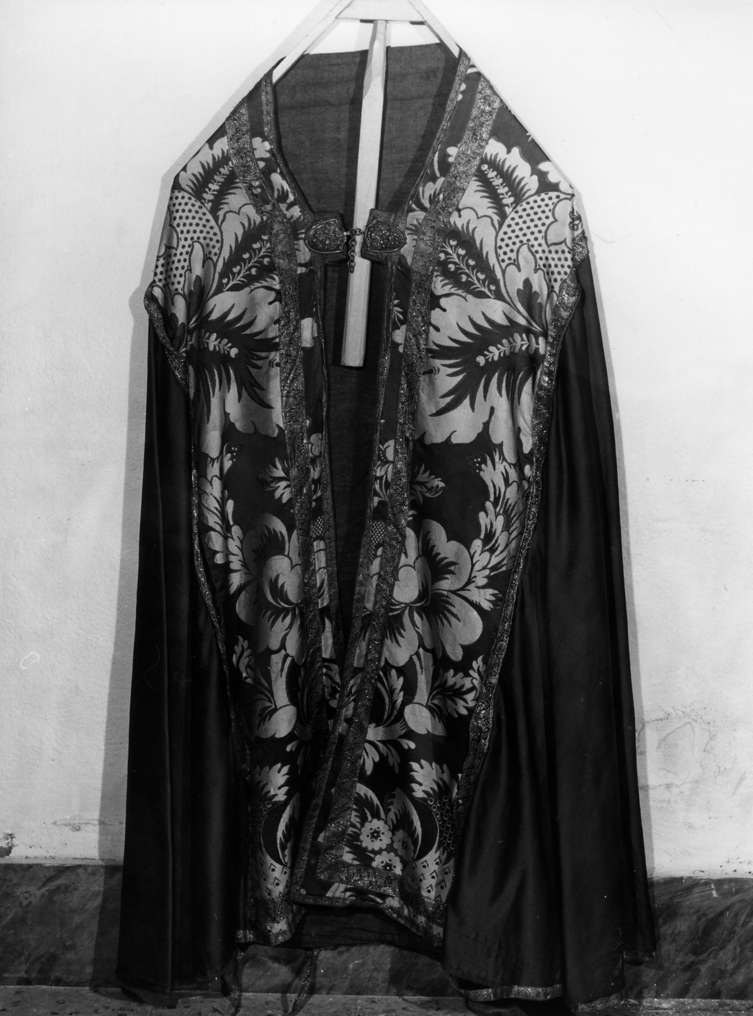 piviale, opera isolata - manifattura ligure (metà sec. XIX)