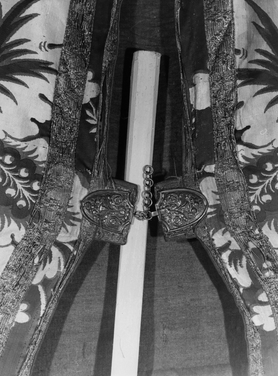 fermaglio di piviale, opera isolata - manifattura ligure (prima metà sec. XIX)