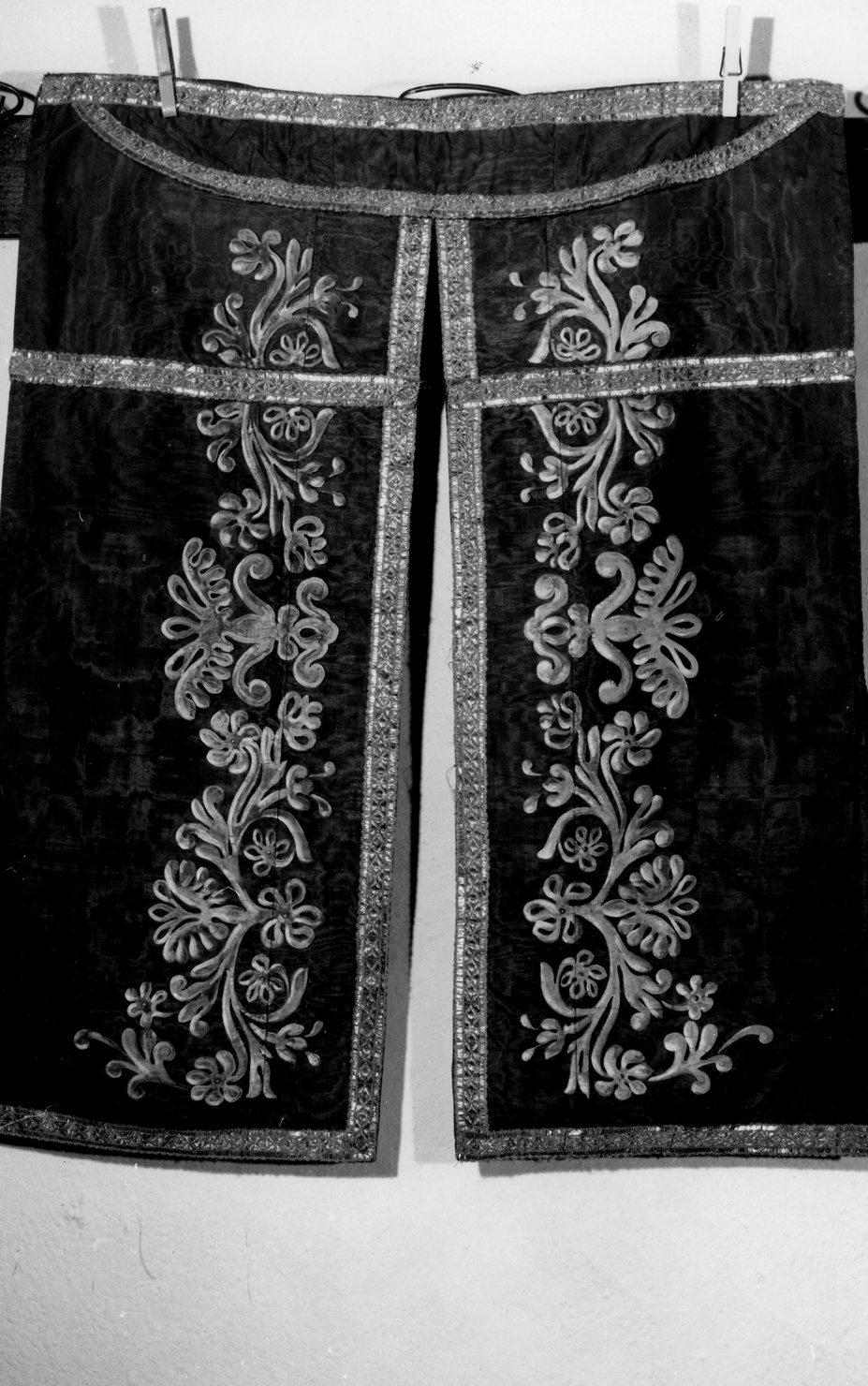 conopeo di tabernacolo, opera isolata - manifattura italiana (fine/inizio secc. XIX/ XX)