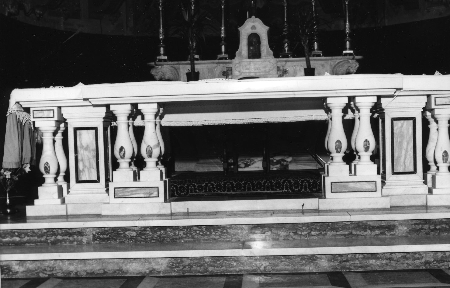 altare, opera isolata - produzione ligure (secondo quarto sec. XX)