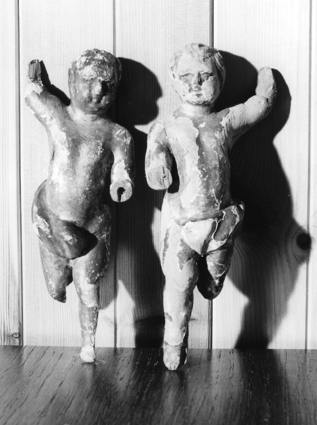 angioletto reggicortina(?) (statuetta, serie) - ambito ligure (prima metà sec. XX)