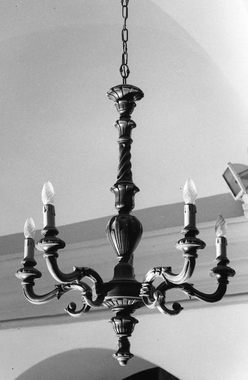 lampadario - a bracci, serie - ambito ligure (fine/inizio secc. XVIII/ XIX)