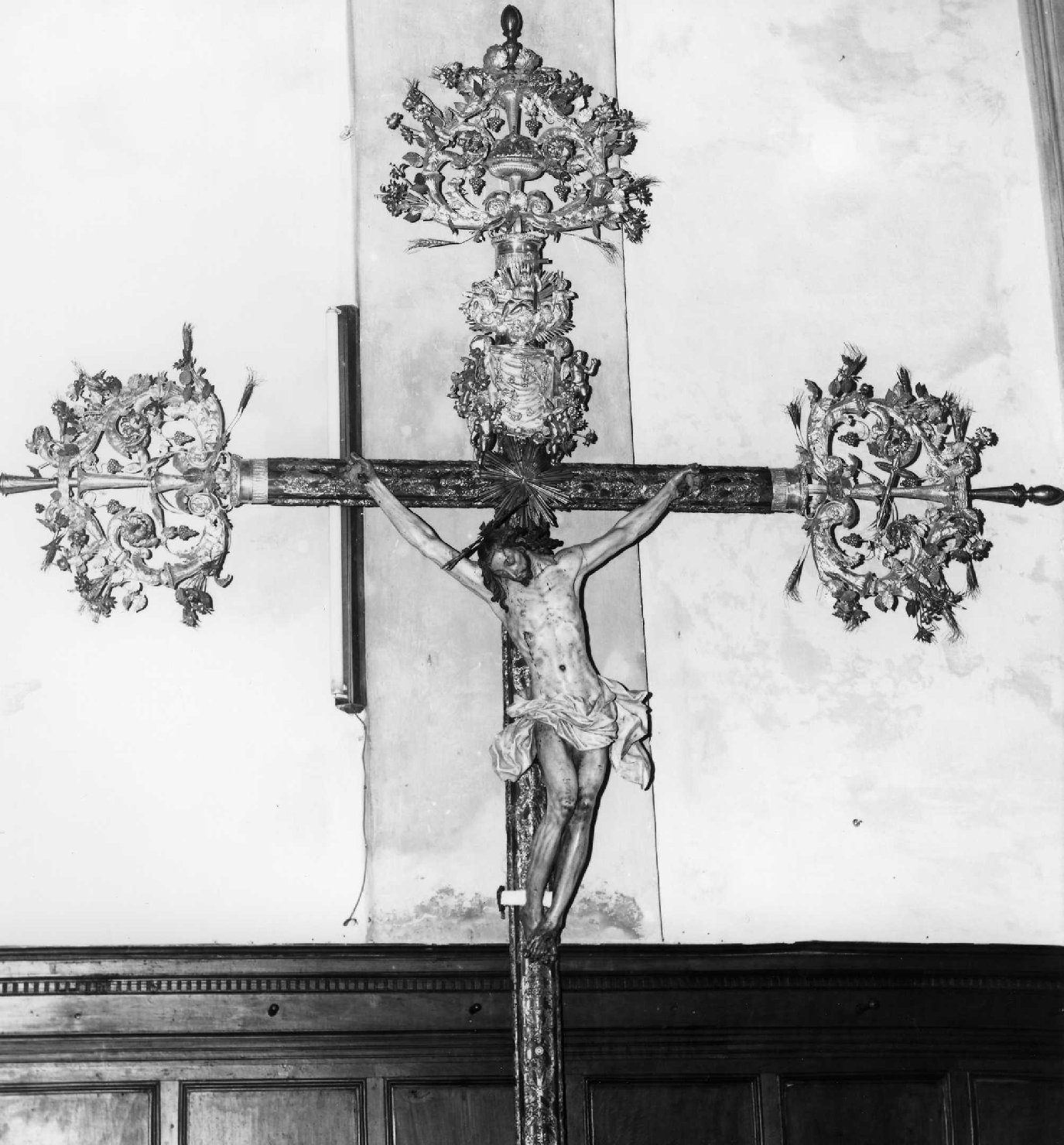 Cristo crocifisso (croce processionale, opera isolata) di Maragliano Anton Maria (inizio sec. XVIII)