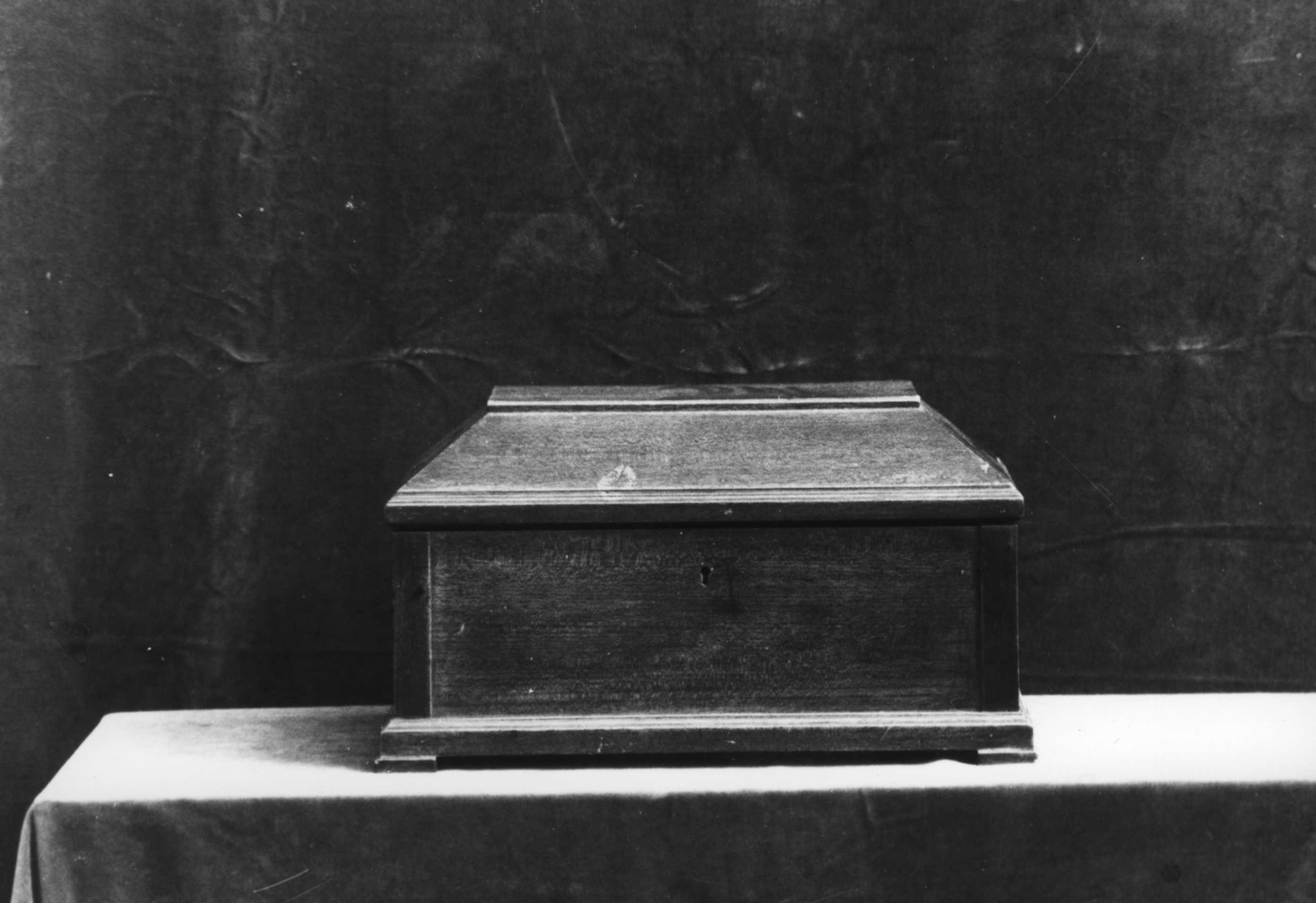 cofano, opera isolata - ambito italiano (?) (primo quarto sec. XX)