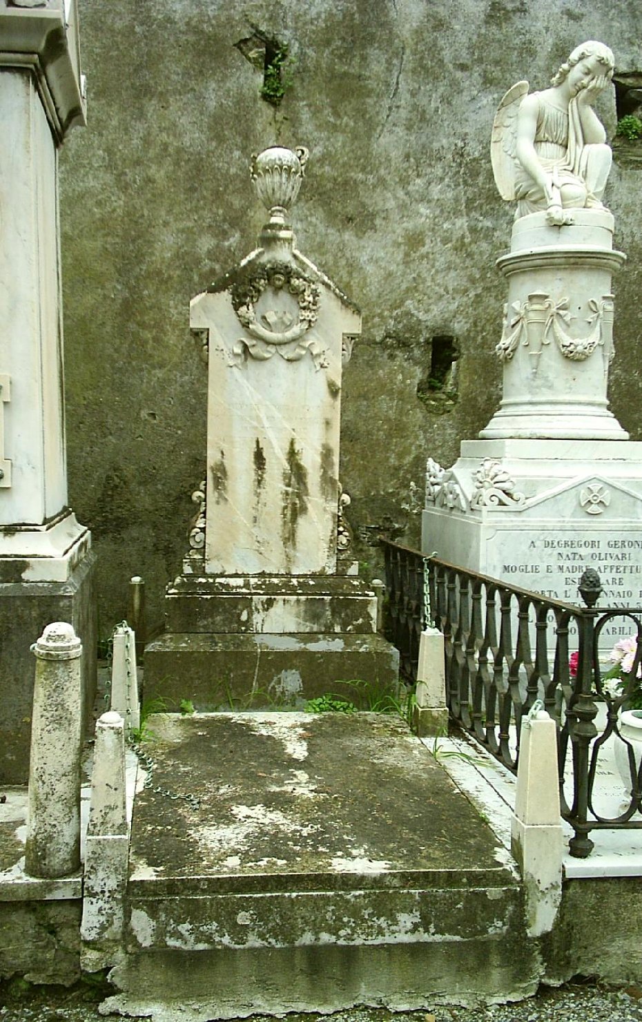 monumento funebre - a doppia stele, opera isolata - ambito ligure (fine sec. XIX)