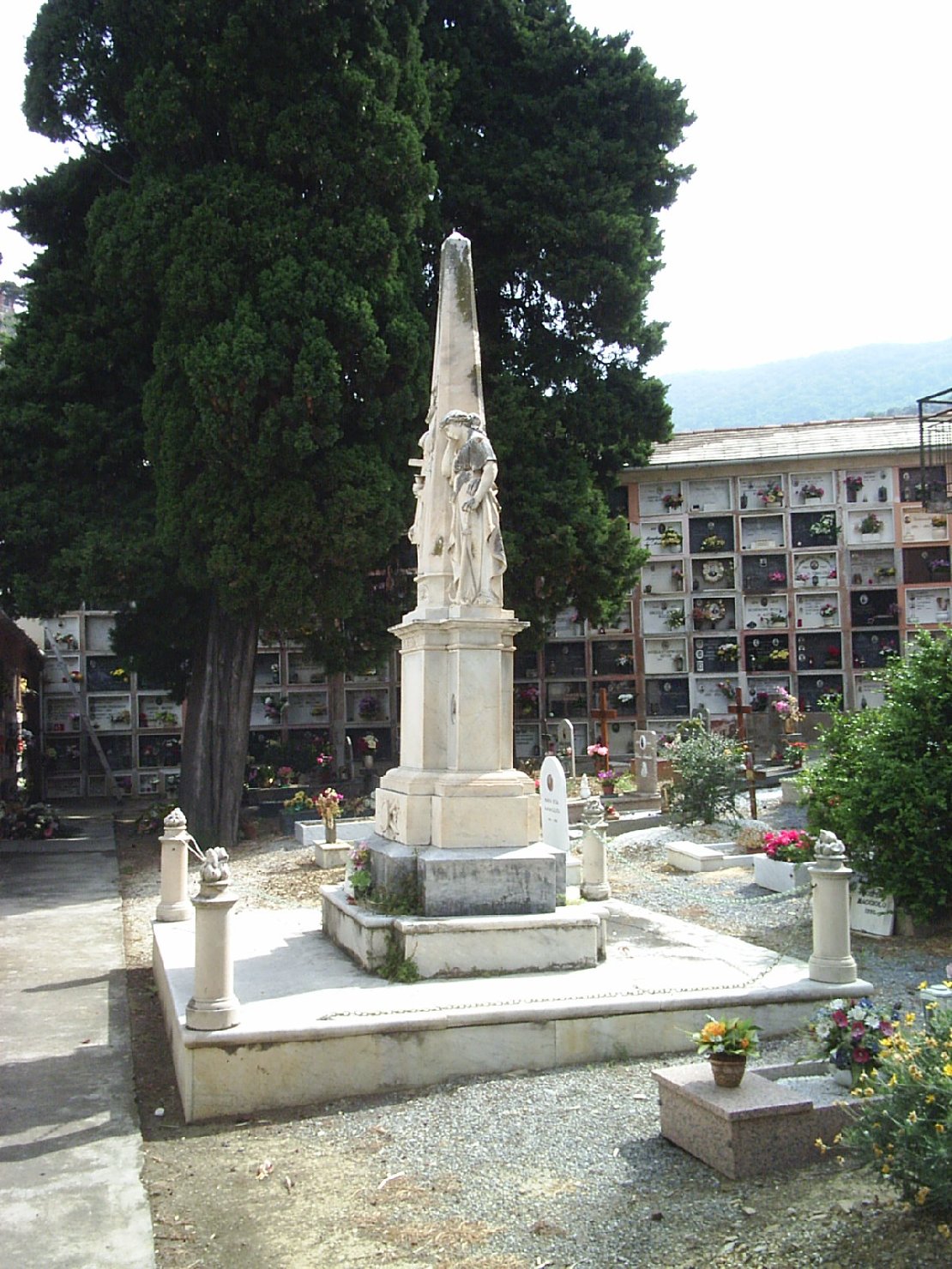 Carità/ Fede (monumento funebre - a obelisco, opera isolata) - ambito ligure (sec. XIX)