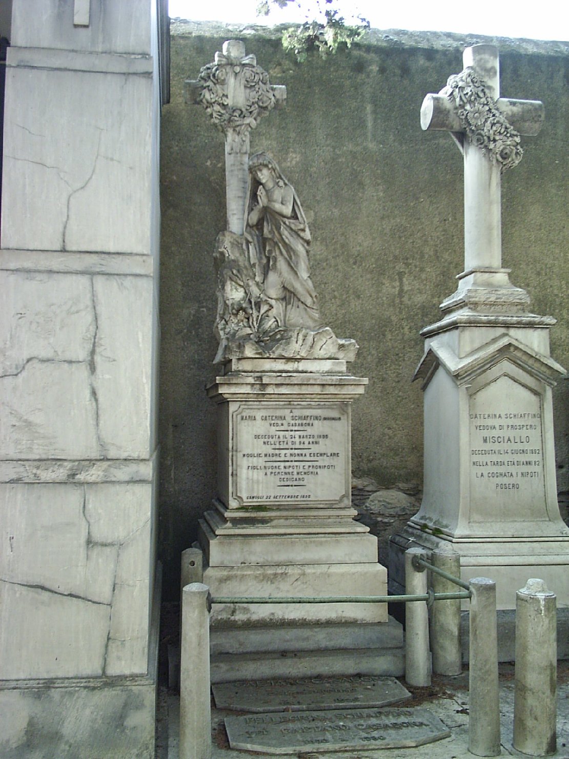 figura femminile dolente (monumento funebre - a cippo, opera isolata) - ambito ligure (sec. XIX)
