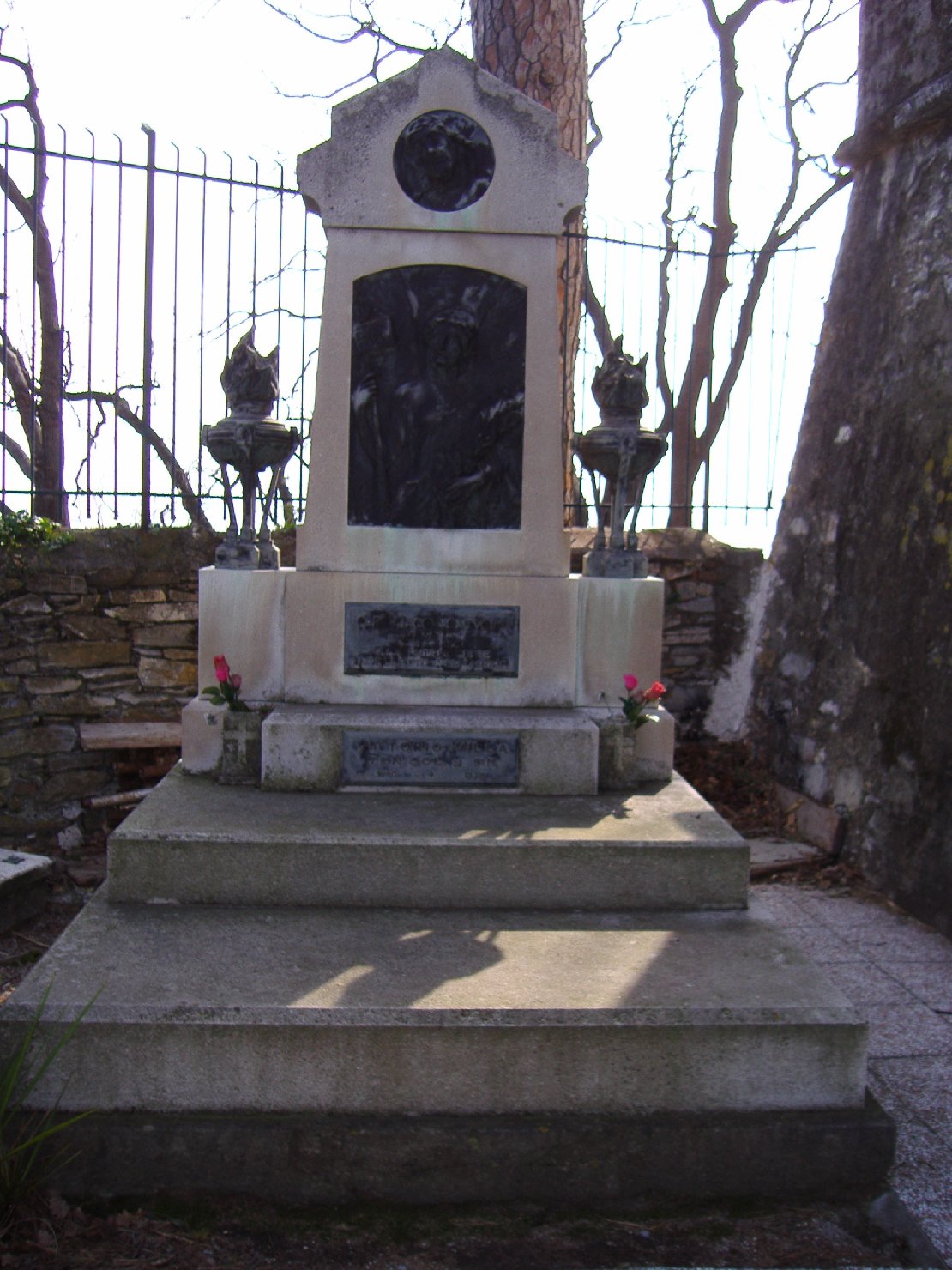 monumento funebre - a cippo, opera isolata di Ersanilli Roberto (sec. XX)