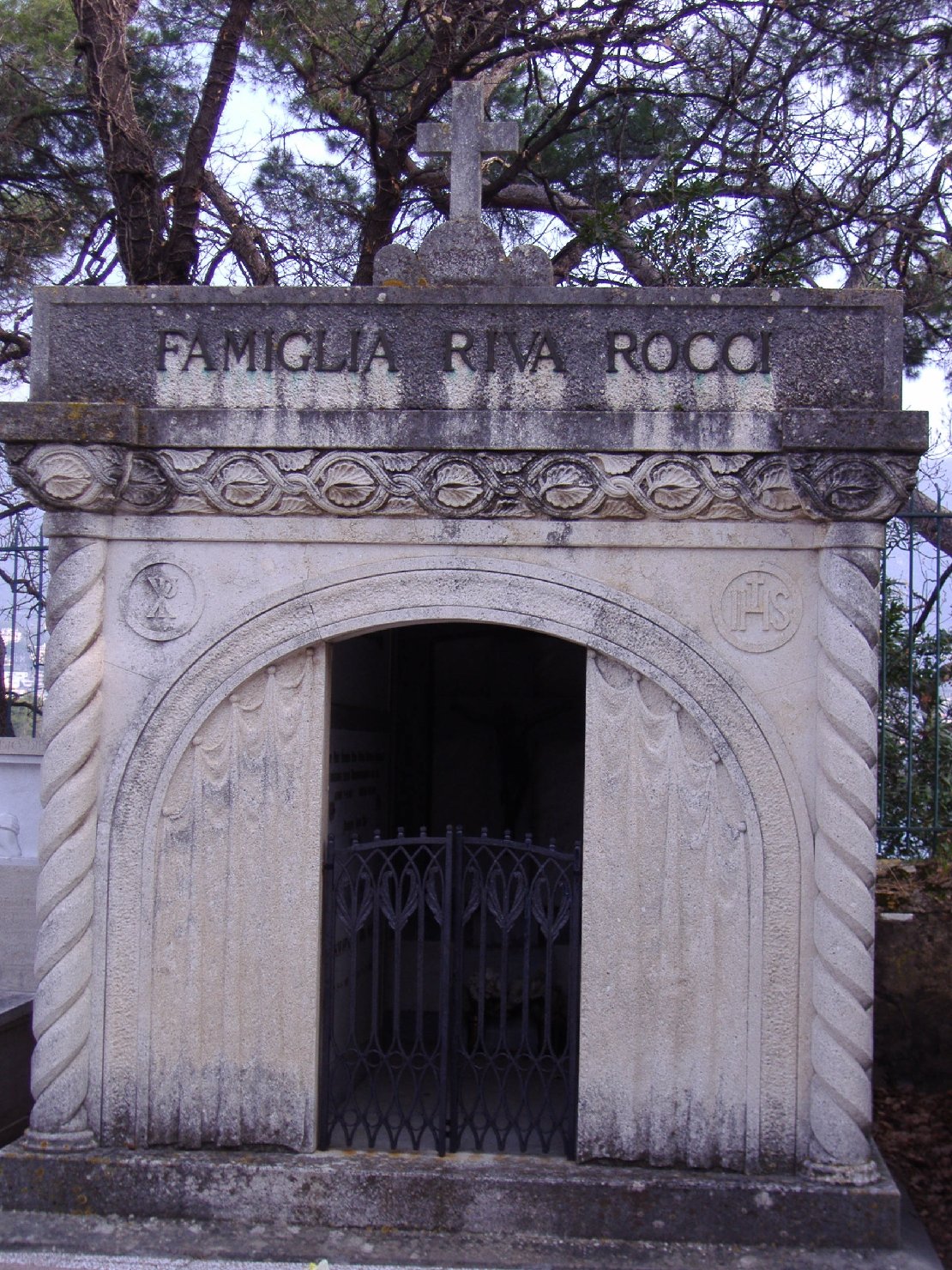 monumento funebre - a cippo, opera isolata - ambito ligure (prima metà sec. XX)